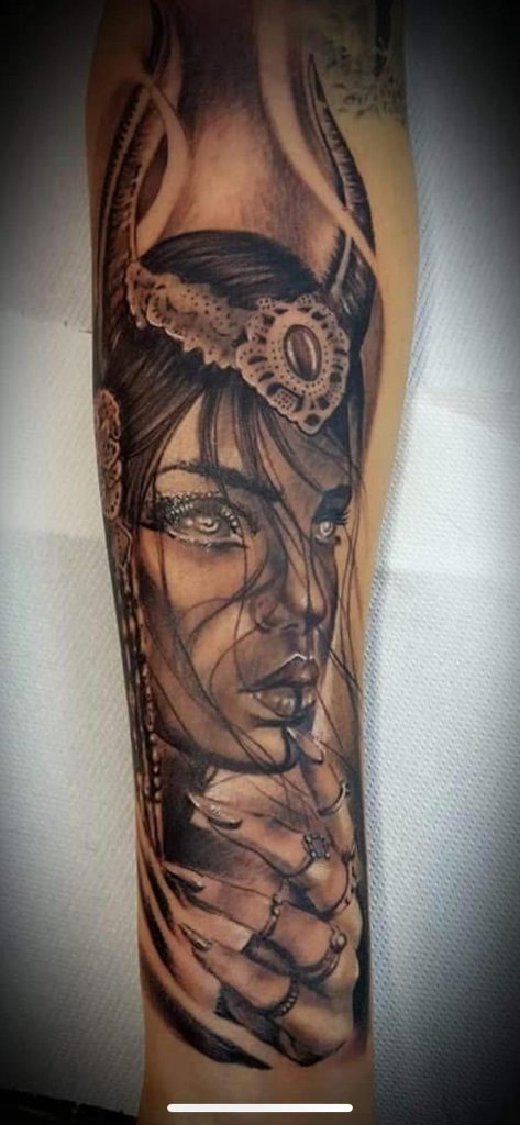 tatto hand 