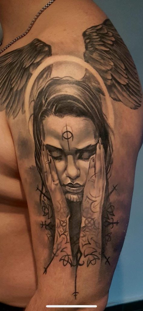  tatto hand